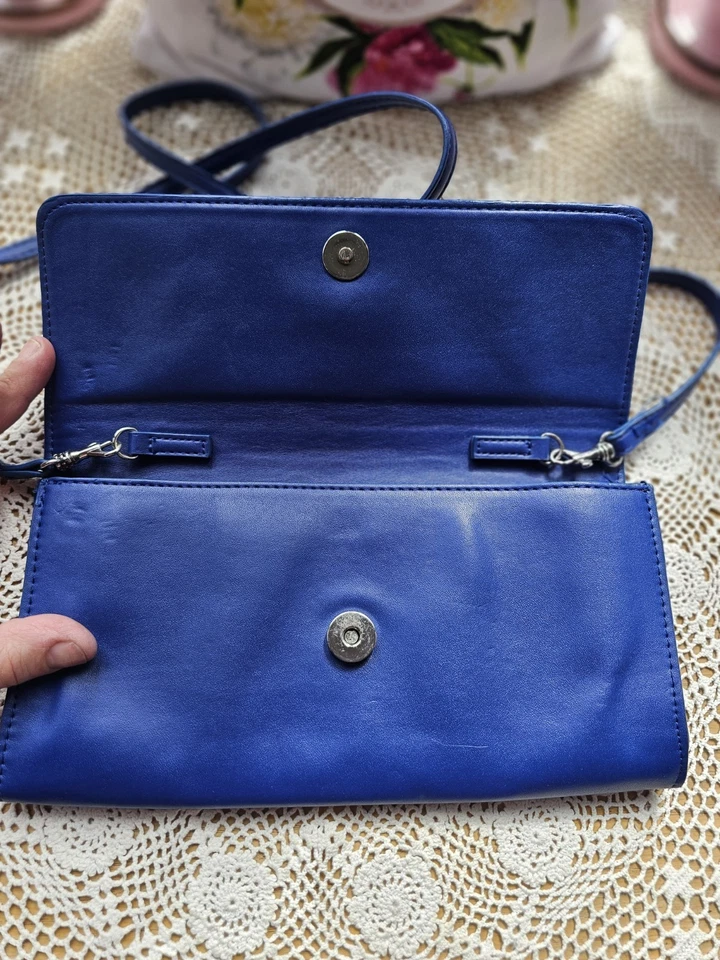 Bolso sin asas/bross vintage Vera Bradley azul con correa desmontable recortada rosa Foto 3 de 4