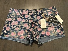 Women's NWT Rewash Hibiscus Mid Rise Denim Shorts  Size 11