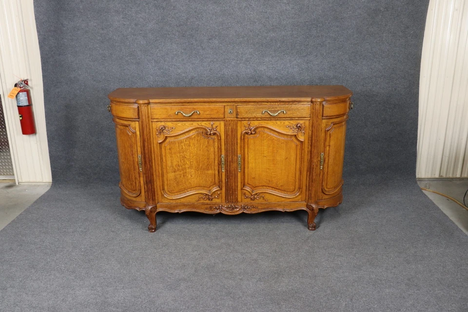 Антикварный бронзовый дубовый сервант в стиле французского кантри в стиле Людовика XV от Soubrier - Изображение 2 из 4