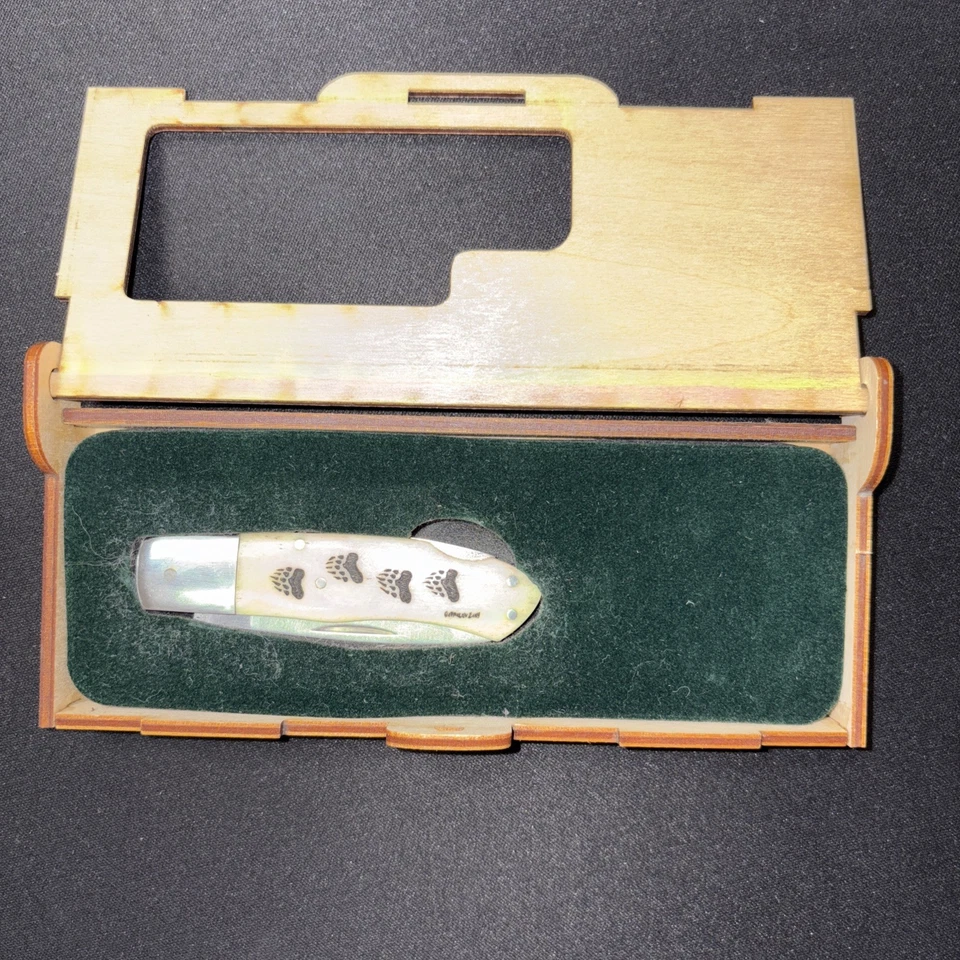 Коллекционный нож Alaskan Geoff Olson с оригинальным искусством скримшоу - Изображение 2 из 4