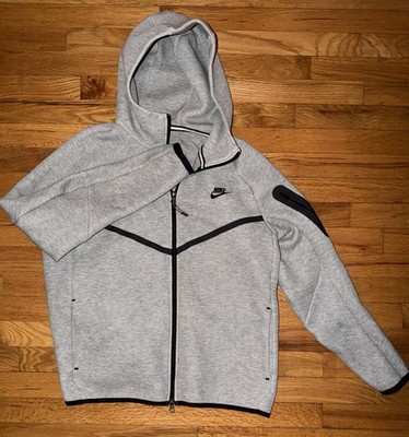 Nike Tech Fleece Men s (L) Gray/Black (WILL SHIP WITHIN A DAY)