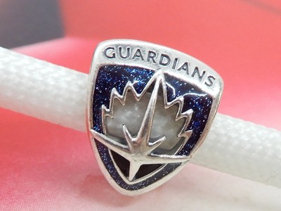 PANDORA Marvel Guardians of The Galaxy Rocket Raccoon & Groot Emblem 792565C01