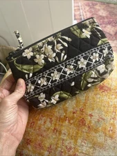 Retired Vera Bradley Jasmine Medium Cosmetic 20431 NWT