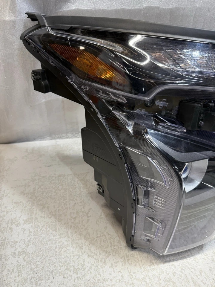 FARO DELANTERO DERECHO PASAJERO CHEVY TRAX 2024 2025 OEM - 42880124 Foto 2 de 4