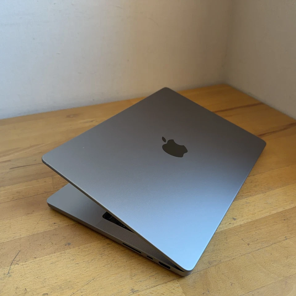 Apple MacBook Pro 14" M1 Pro · 16GB · 1TB, photo 4 sur 5