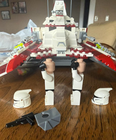 LEGO Star Wars 7679 Republic Fighter Tank&ndash; Complete w/ 2 Clone Troopers & Manual