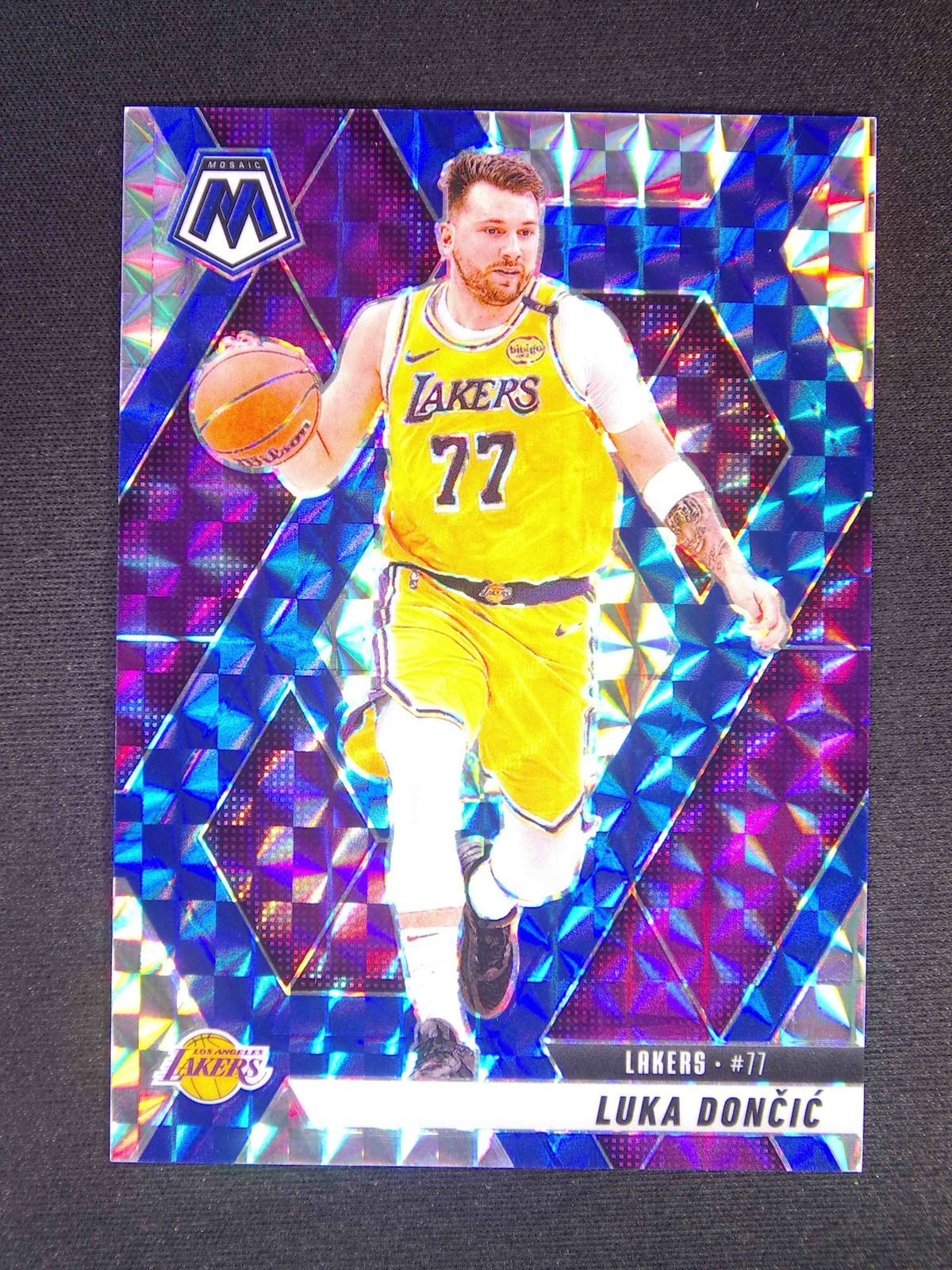 2024-25 Panini Mosaic Luka Doncic #100 Choice Blue /45