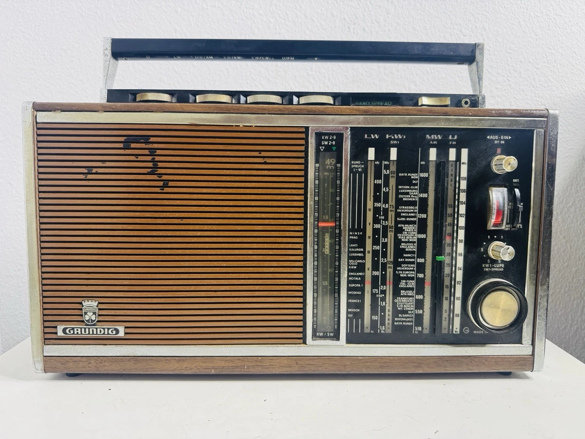 RADIO GRUNDIG SATELLIT 208 Transistor 6001 Vintage EUR 175,00 - FR RADIO GRUNDIG SATELLIT 208 Transistor 6001 Vintage EUR 175,00 - FR