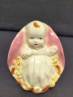 Vintage Shawnee or Hull Baby in Bonnett Nursery Vase, Novelty Planter #265 NICE