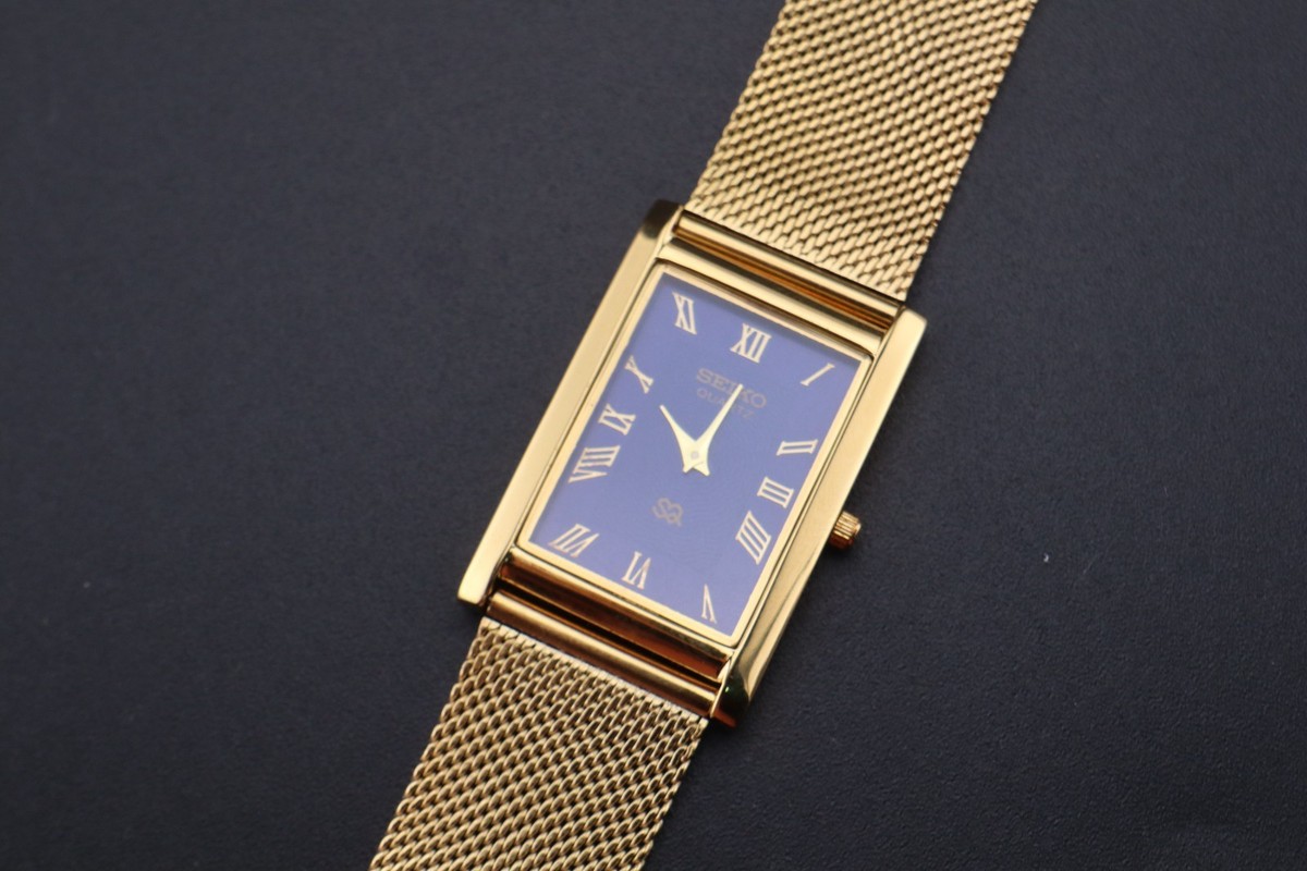 RARE GOLD BLUE Vintage Seiko Slim Quartz men display picture 3