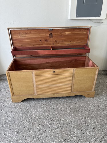 Large Vintage Lane Mid Century Cedar Hope Chest Blanket Trunk Storage