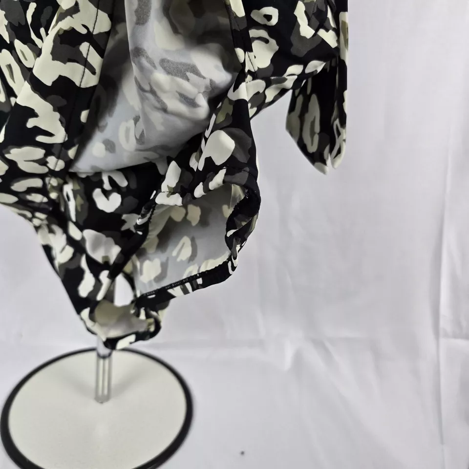 Women's One Piece Black/White Leopard Print 20W Plus Size Swimsuit - Image 3 of 4