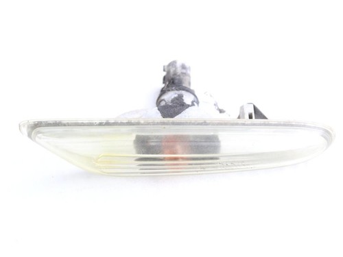 7165742 Pfeil Hinweis Aus Richtung Kotflügel Vorne Rechts BMW Serie 5