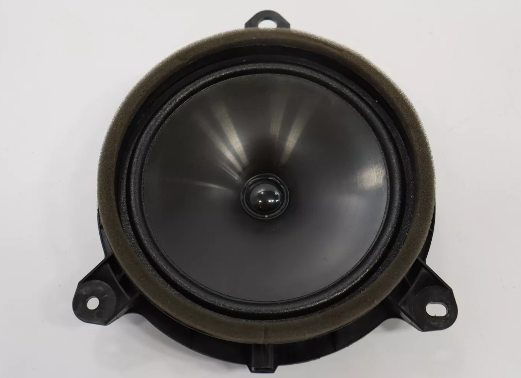 RIGHT OR LEFT SIDE DOOR SPEAKER OEM 8616002B40 TOYOTA CAMRY 2019