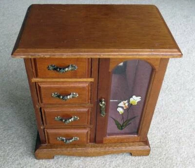 Musical Wooden Jewellery Box Women S Jewellery Gumtree