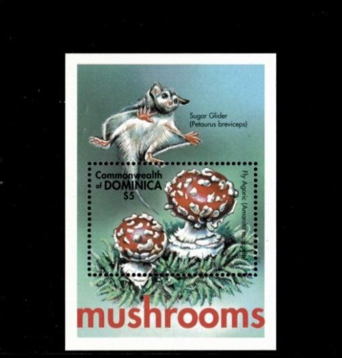 VINTAGE CLASSICS- Dominica 2001- Mushrooms- Souvenir Stamp Sheet- Scott 2307 MNH