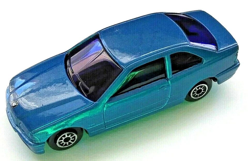 Coche fundido a presión azul Maisto BMW 328i raro escala 1:64, estado recién fuera de paquete Foto 2 de 4