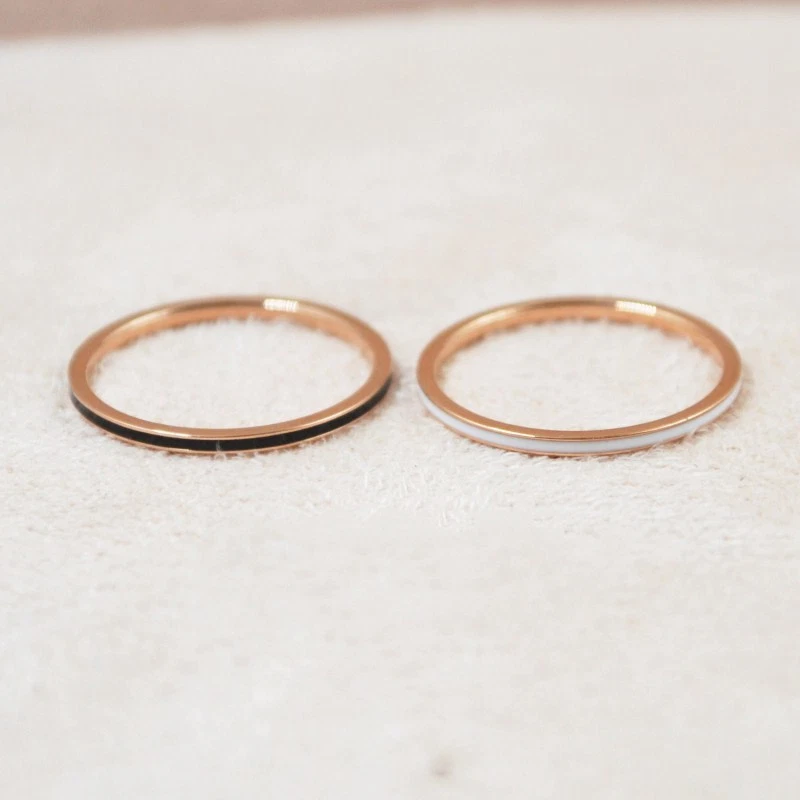 18K Rose Gold Tail Ring Women's Titanium Steel Black/White Enamel Band Size 4-10 - Image 2 of 4