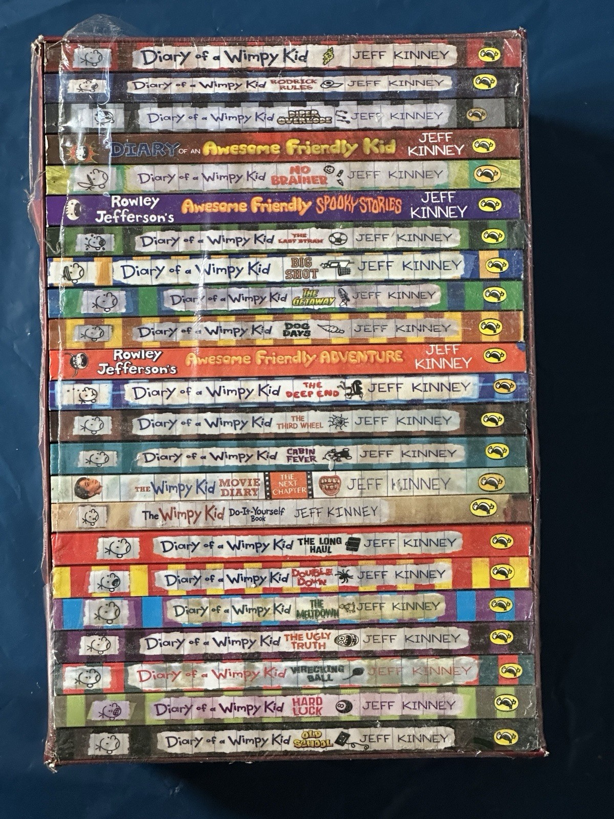 Diary of a wimpy kid 21 books - New / Damage in the packaging