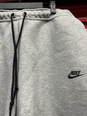 Men's Size 2XL - Nike Sportswear Tech Fleece Shorts Grey FB8171