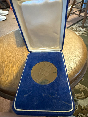Los Angeles 1984 Olympic Games Gold Medallion in Blue Presentation Case