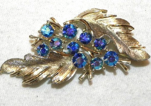 Vintage Lisner Blue Aurora Rhinestone Gold Tone Leaf Design Signed Brooch