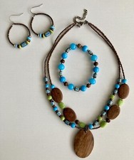 Blue Green Beaded Wood Pendant Jewelry Set Necklace Bracelet Earrings Bohemian