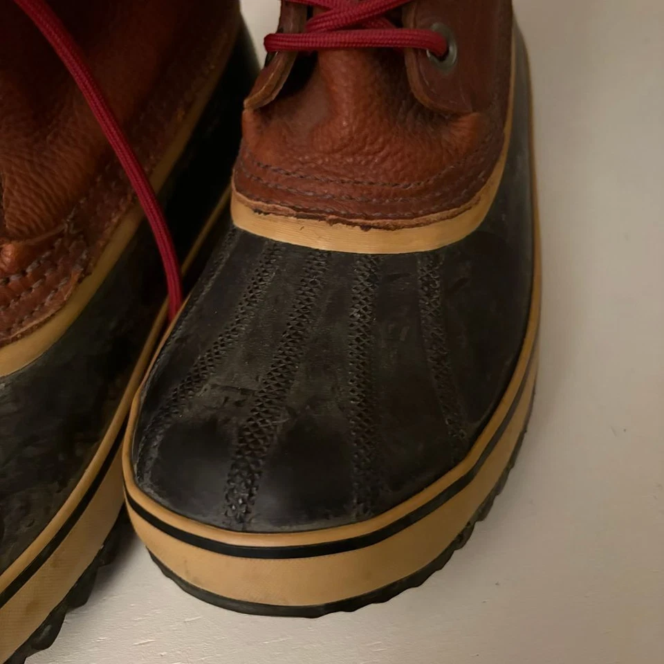 Sorel Winter Snow Boots Duck Boots Leather Upper Red Laces - Image 2 of 4