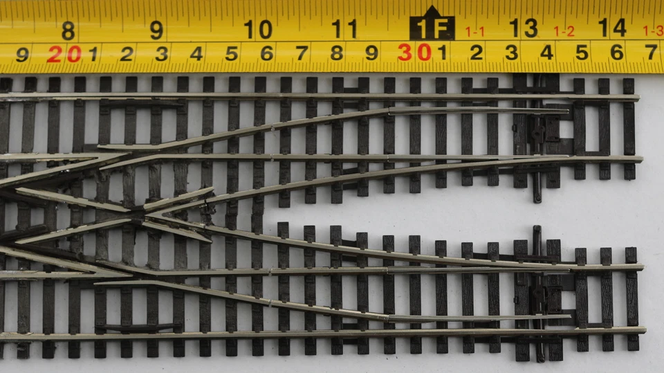 Peco OO short scissor crossover insulfrog DCC only great space saver - Image 3 of 4