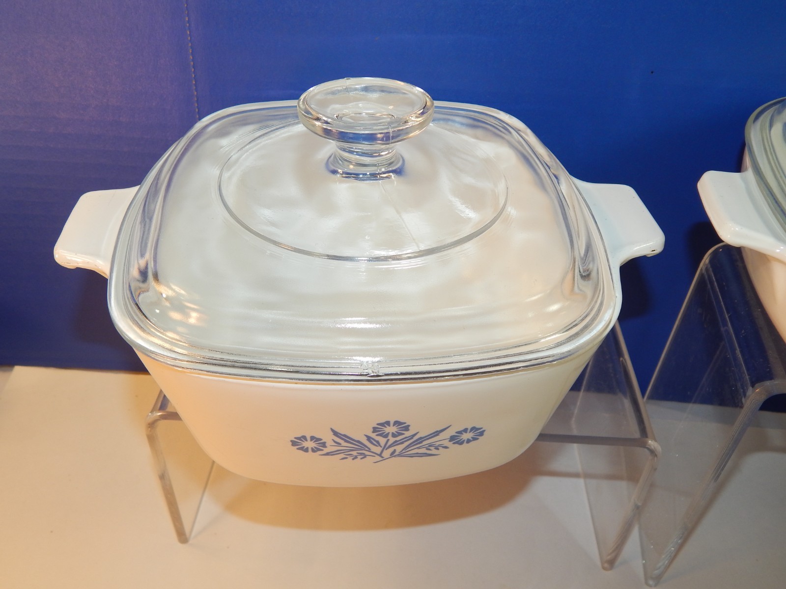 Corning Ware Blue Cornflower A-8-B - 9”  and  1 1/2 Qt Casserole Pyrex lids VGC