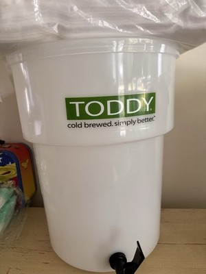 Toddy Cold Brew Coffee w/ Spigot 3 Gallon Plastic plus drain bed and 50 filters
