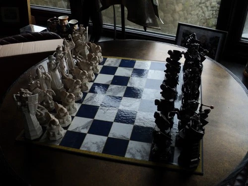 DeAGOSTINI Harry Potter Chess Set and Chessboard
