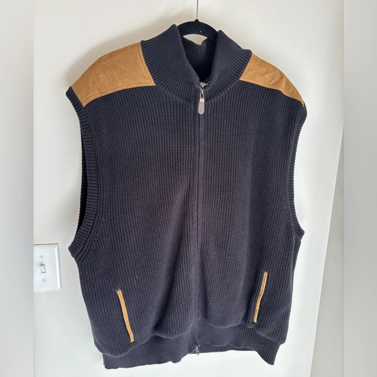 Orvis Men's Black and Tan Zip-Up Sweater Vest
Opens in a new window or tab