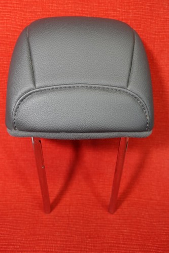 2015-2018 Jeep Renegade Rear Left or Right Side Seat Headrest Leather Black OEM - Picture 3 of 10