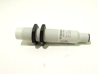 TELEMECANIQUE XT218A1PCM12 CAPACITIVE SENSOR 8mm 12-24V DC 200mA