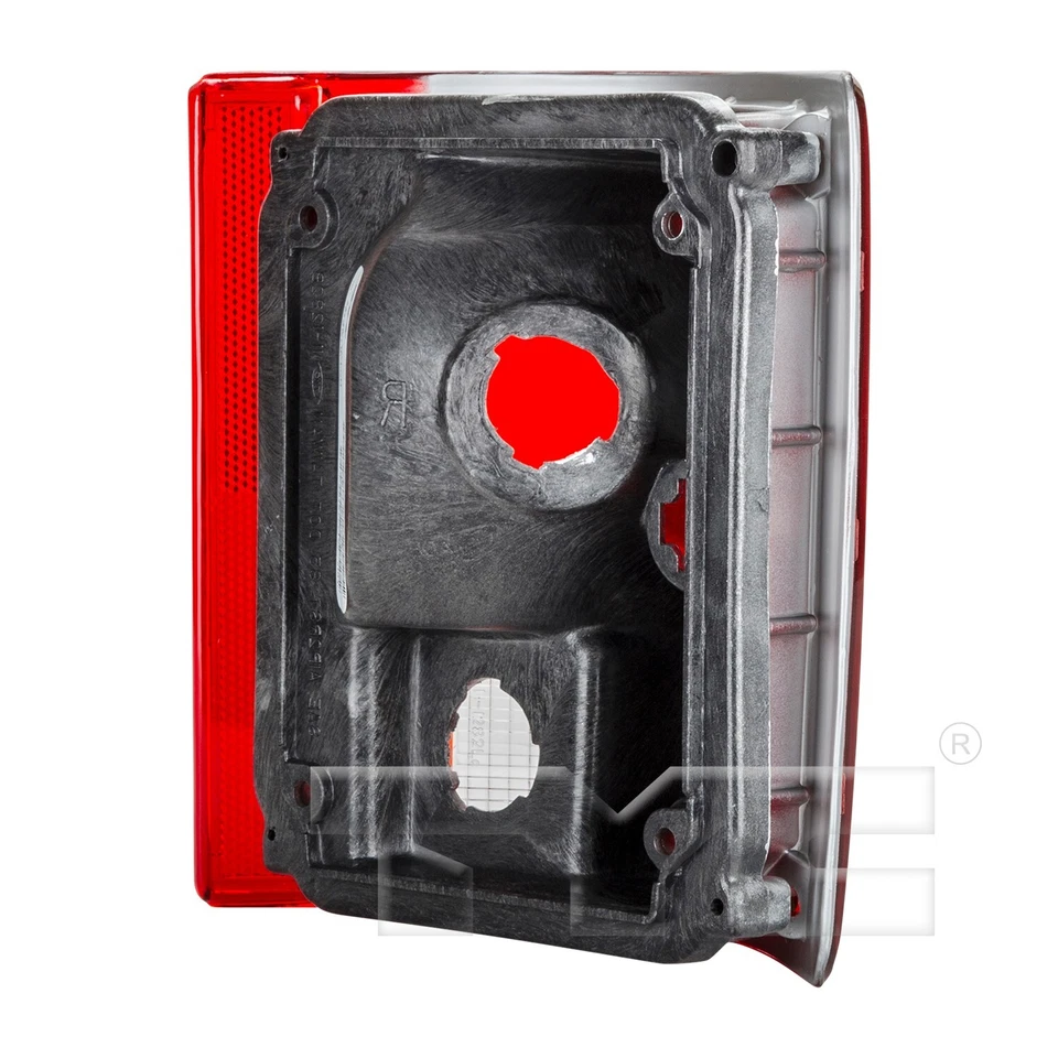 Conjunto de luz trasera izquierda TYC para Chevrolet R10 Suburban 1987-1988 Foto 3 de 4