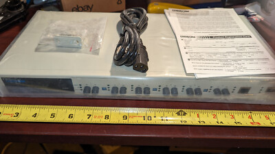 Unicom Pro-Switch/206F 6 Port 100Base FX Switch w 2-port 10/100BaseTX Switch NOS