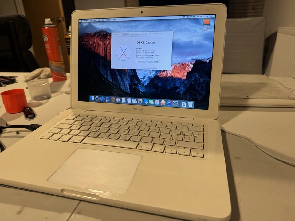 Apple MacBook A1342 - Image 3 of 4