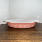 Pyrex Glass PINK DAISY Open Baker Casserole Tab Handled 1.5QT