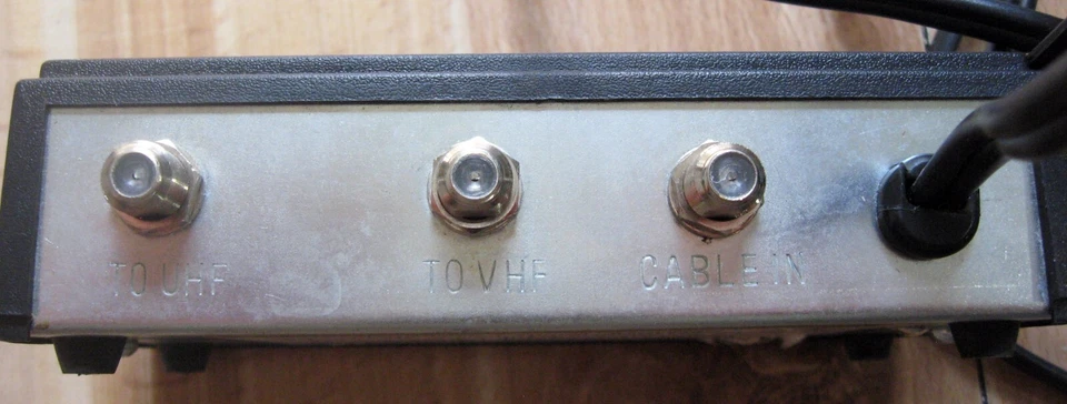 Channel Master Model 0764 35 Channel Block Converter with fine tuning - Image 3 of 3