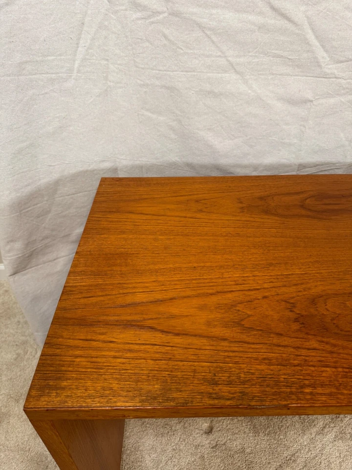 Escritorio danés Mid-Century chapa de teca - Estación de trabajo moderna escandinava Foto 2 de 4