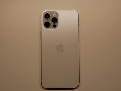 iPhone 12 Pro 256GB Silber - 76% Batterie in Guten Zustand