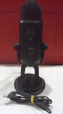 Blue Yeti Professional Multi-Pattern USB Condenser Microphone /USB- Blackout