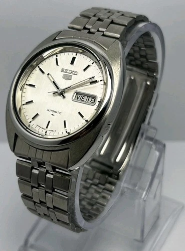 Vintage Seiko 5 Automatic 7009-8081 Silver Dial Japanese Men wrist Watch