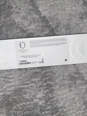 Apple Watch SE 44mm Aluminiumgehäuse-Space Grau mit Sportarmband in Mitternacht