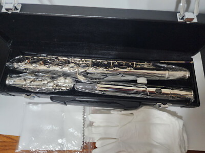 Lazarro 120-nk Professional Silver Nickel Closed Hole C Flute with case (NEW!!!)