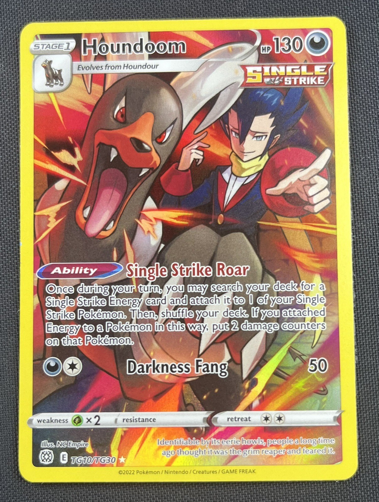 Houndoom TG10/TG30 Pokemon Ultra Rare Card English Brilliant Stars 2022