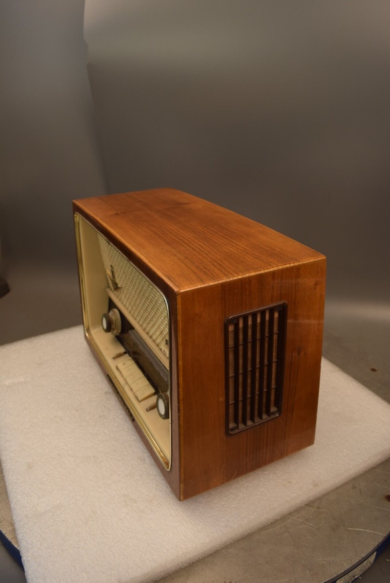 Vintage Grundig Majestic 1088 Radio Post WWII tube radio wooden