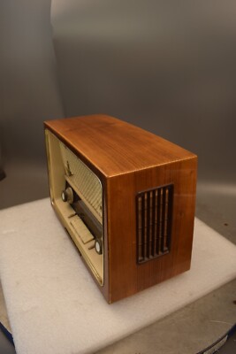 Vintage Grundig Majestic 1088 Radio Post WWII tube radio wooden Vintage Grundig Majestic 1088 Radio Post WWII tube radio wooden