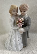Porcelain Bride Groom Wedding Figurine Couple Floral Bouquet Decor Cake Topper